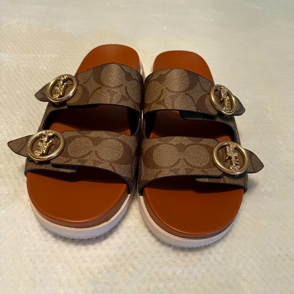 Gable Coach sandels - Picture 1 of 3